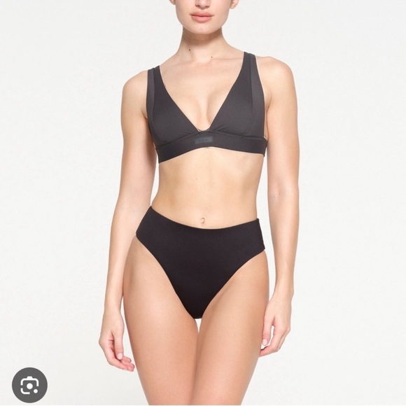 SKIMS Other - Skims bikini Top NWT